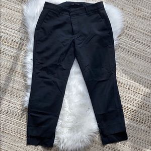 Zara cropped slacks in black in a size 8